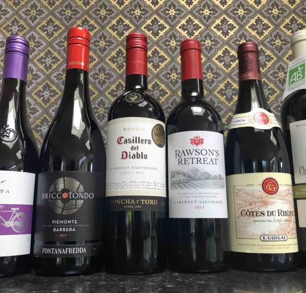 7 Voortreffelijke Rode Wijnen van Albert Heijn voor Minder…